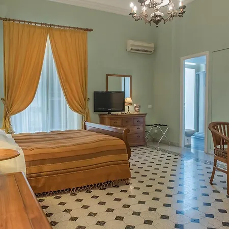 Guest house Palazzo Pantaleo 3*